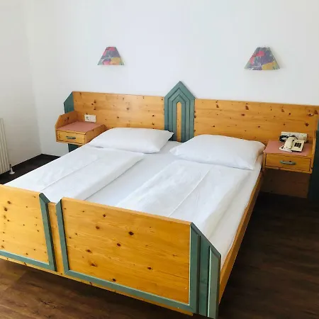 Krone Otel Oberperfuss