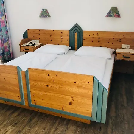 Krone Otel